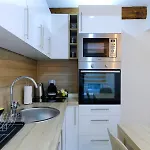 Seasons With Free Parking Apartament