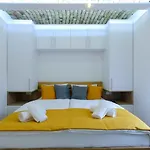 Apartment Seasons With Free Parking *