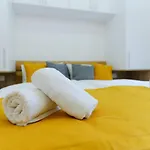 Apartment Seasons With Free Parking