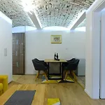 Seasons With Free Parking Apartment *