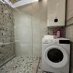 Apartment Seasons With Free Parking *