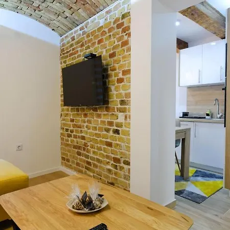 Seasons With Free Parking * 사라예보