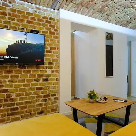 Seasons With Free Parking 아파트 *