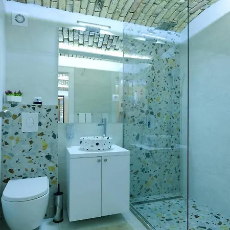 Seasons With Free Parking 아파트 *