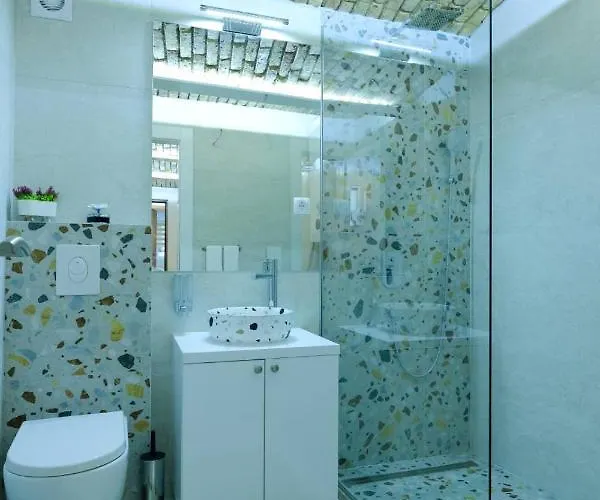 Seasons With Free Parking Apartment *